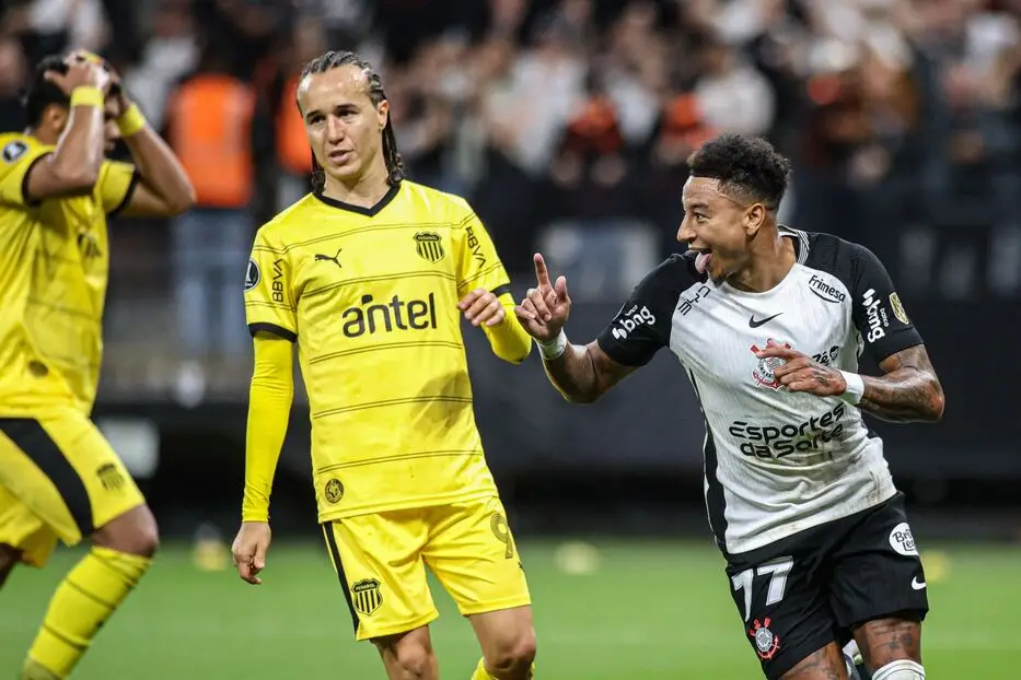“Ambiente fantástico”: el inglés Lingard elogió al Campeón del Siglo tras 1-1 ante Peñarol