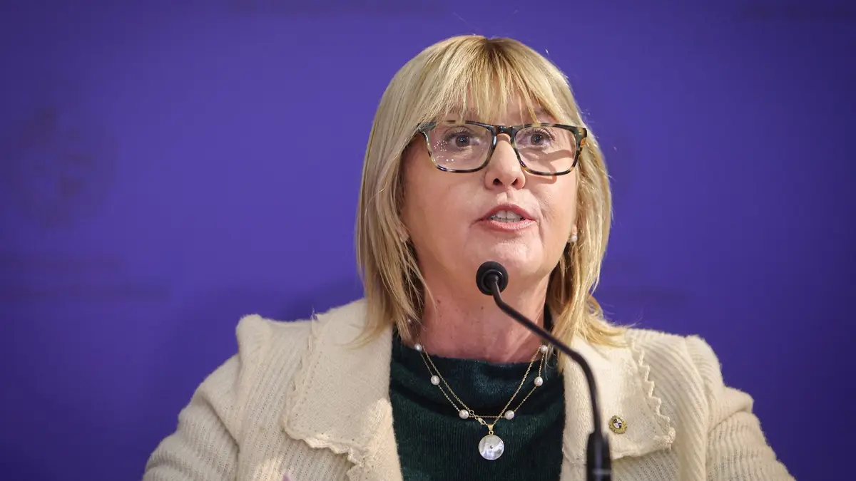“No hubo apartamiento de normas”: Lustemberg explicó por qué redujo sanción a anestesista