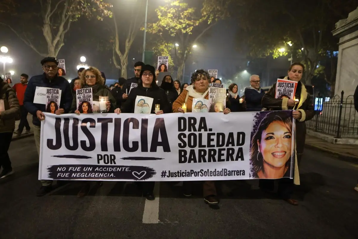 “No fue un accidente” y carta para Orsi: marcharon en Montevideo por pediatra fallecida
