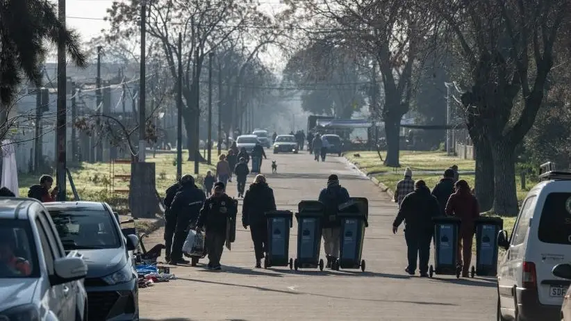 Intendencia de Montevideo dio más de mil contenedores intradomiciliarios en Bella Italia