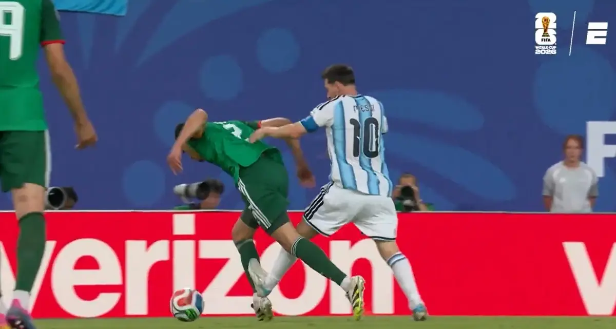 ¿Era roja para Messi? Qué dice el reglamento y la opinión de Henry y exárbitro uruguayo