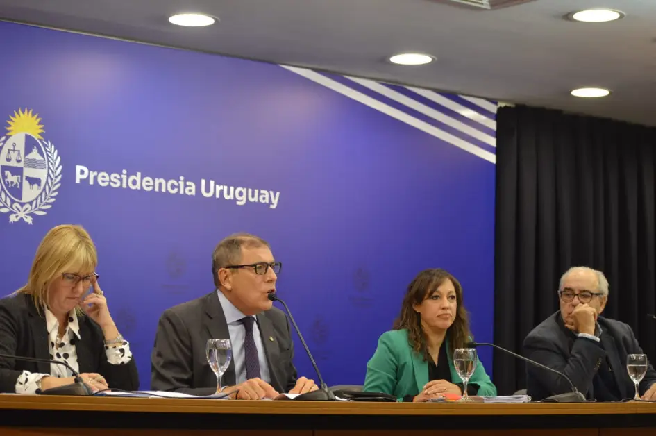“Buque insignia”: los detalles del proyecto del MEF para bajar precios y agilizar trámites