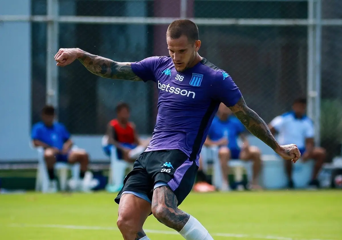 Nacional: un volante ex Manchester City se transformó en la primera alta de los albos