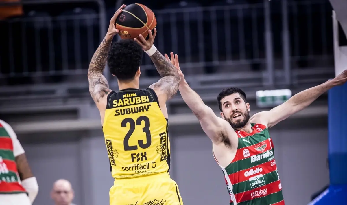 Básquet: Aguada y Peñarol están jugando la quinta final de la Liga en el Antel Arena
