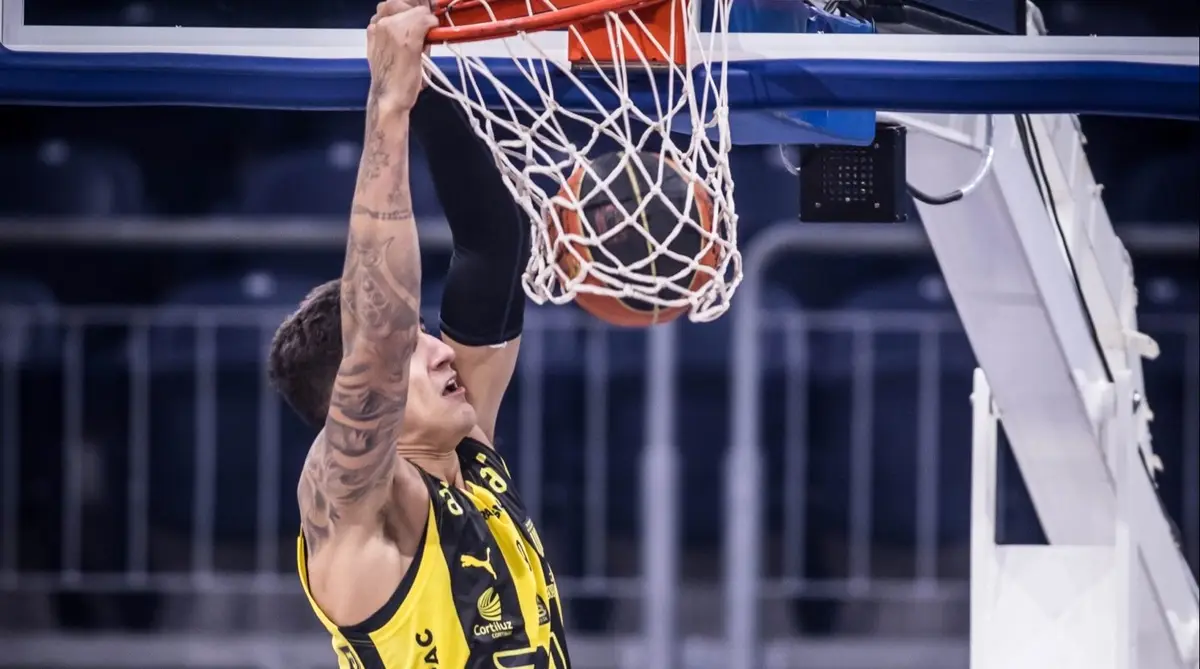 Básquet: Peñarol venció 80-71 a Aguada y quedó a un triunfo del título de la Liga Uruguaya