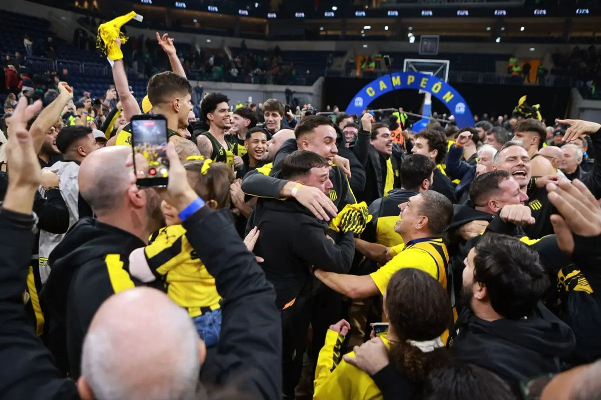 Básquetbol: Peñarol venció 107-92 a Aguada y se consagró campeón tras 44 años