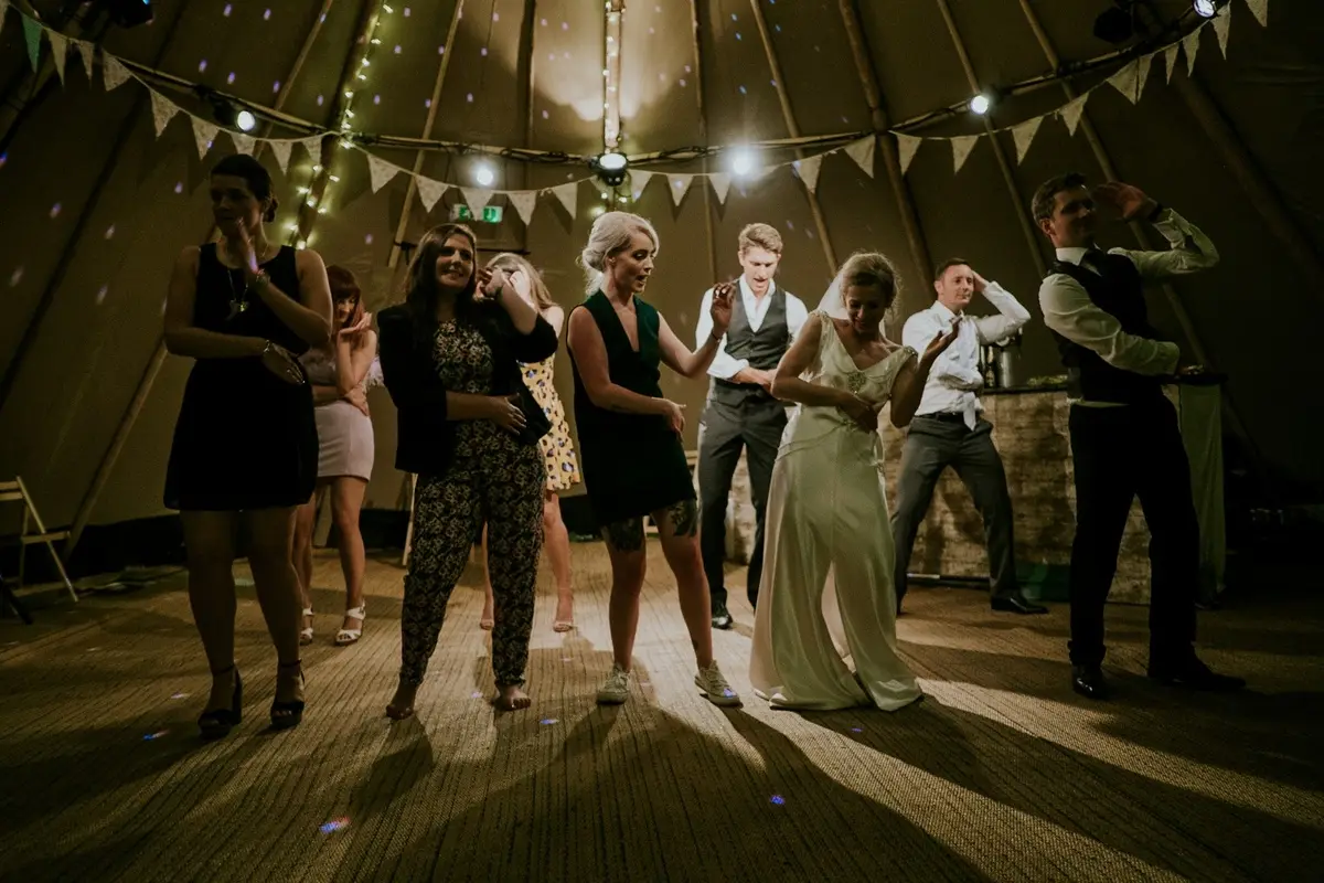 Bailar, aunque sea mal, le hace bien al cerebro
