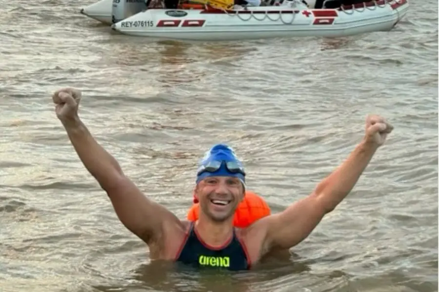 Dentista y cuñado de Forlán: quién es el último uruguayo en cruzar Río de la Plata a nado