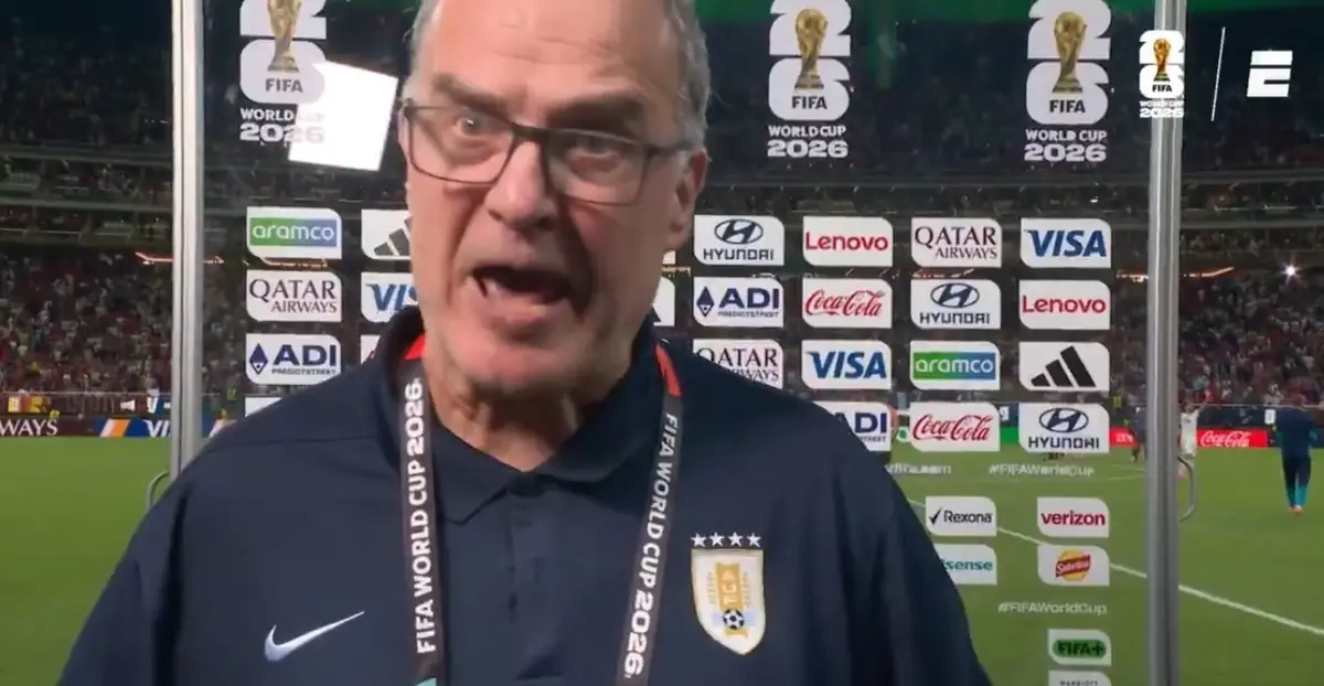 “¡Dale de una vez!”: la bronca de Bielsa y su apuro por entrevista tras eliminación