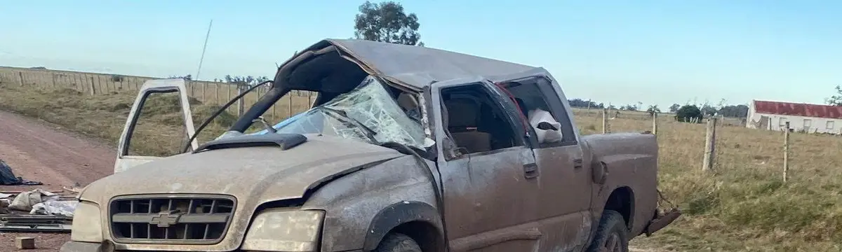 Rocha: un productor rural murió por volcar su camioneta en Cebollatí; iba con su hijo