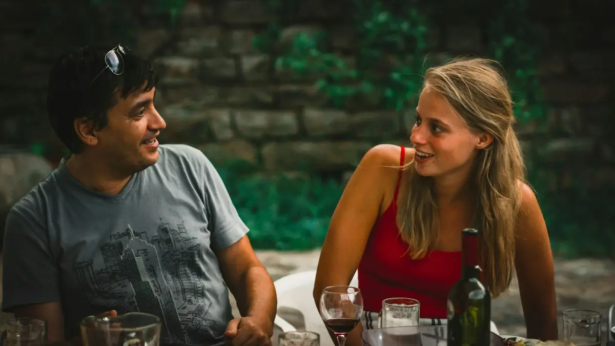 Las 4 cosas que hacen las parejas felices desde el principio