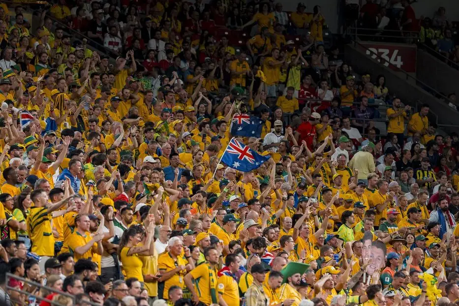 Euforia: hinchas australianos celebraron tras la victoria de su selección 2-0 ante Turquía