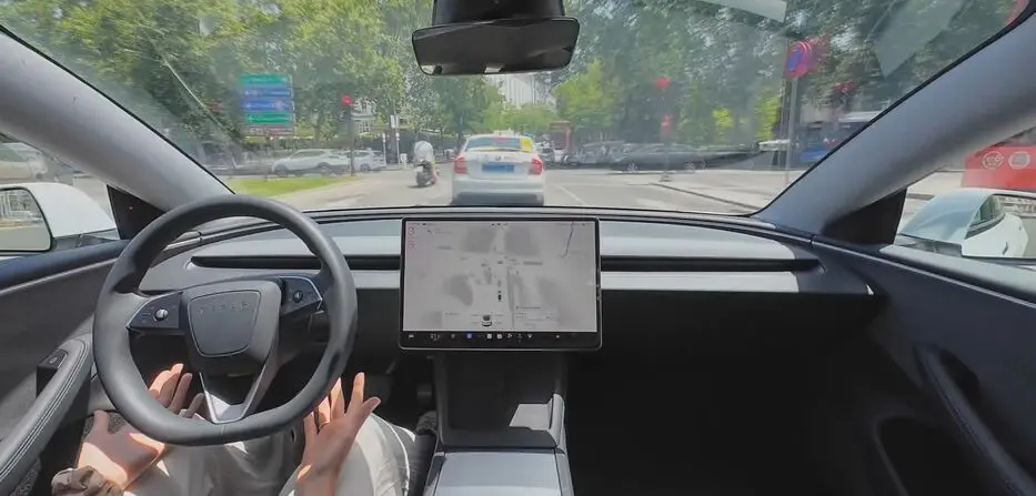 España podría aprobar el sistema FSD de Tesla tras más de 80.000 kilómetros de pruebas
