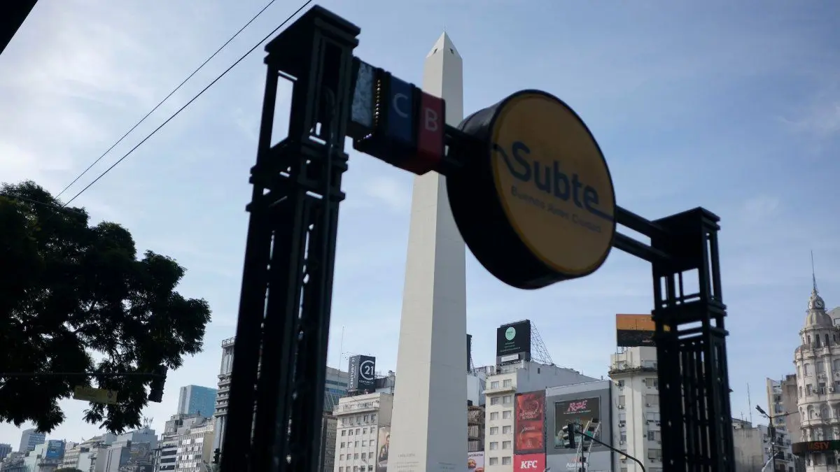 Argentina paga US$4.000 millones mientras el gobierno de Javier Milei se mantiene al margen de los mercados globales