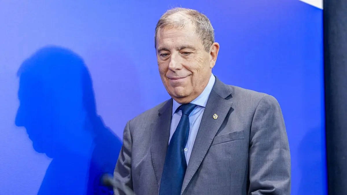 El gobierno consultó al ministro de Desregulación argentino al elaborar su proyecto de competitividad