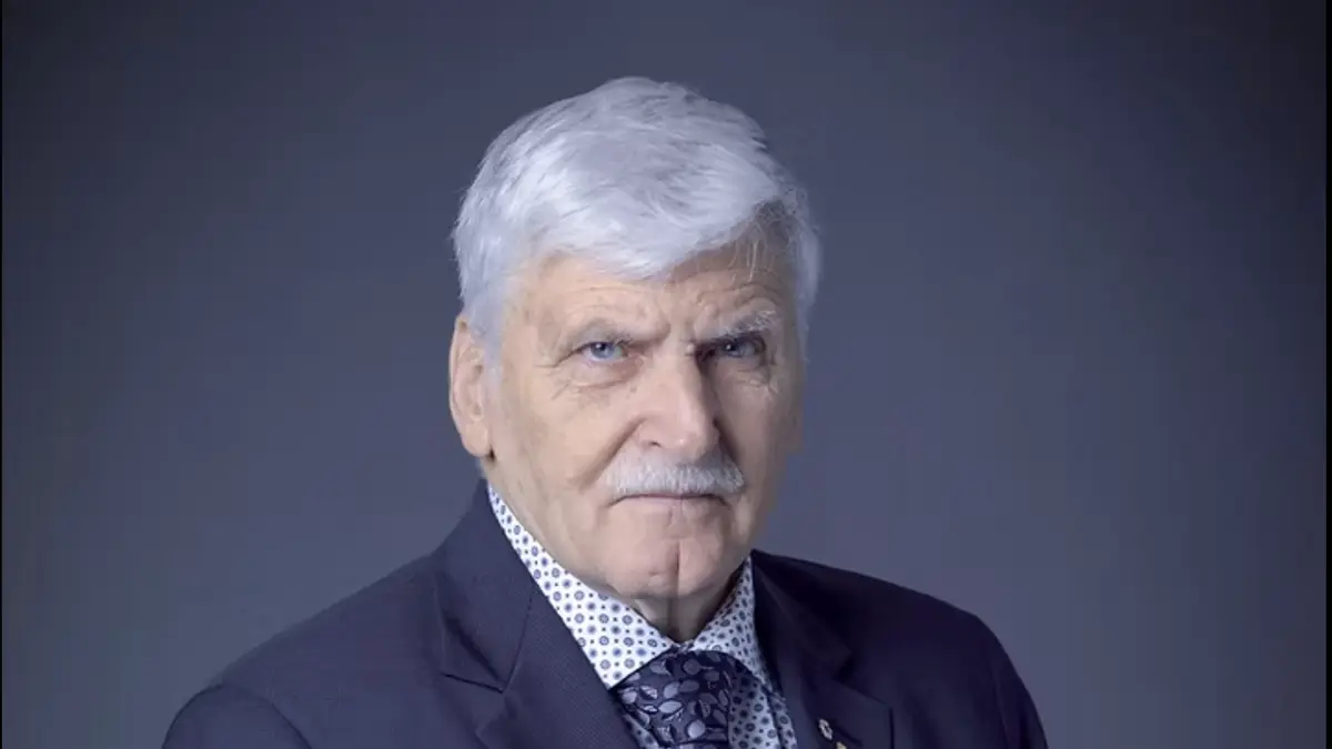 Roméo Dallaire: en tiempos tan “complejos”, países como Uruguay deben dar un “paso adelante” para defender los derechos humanos