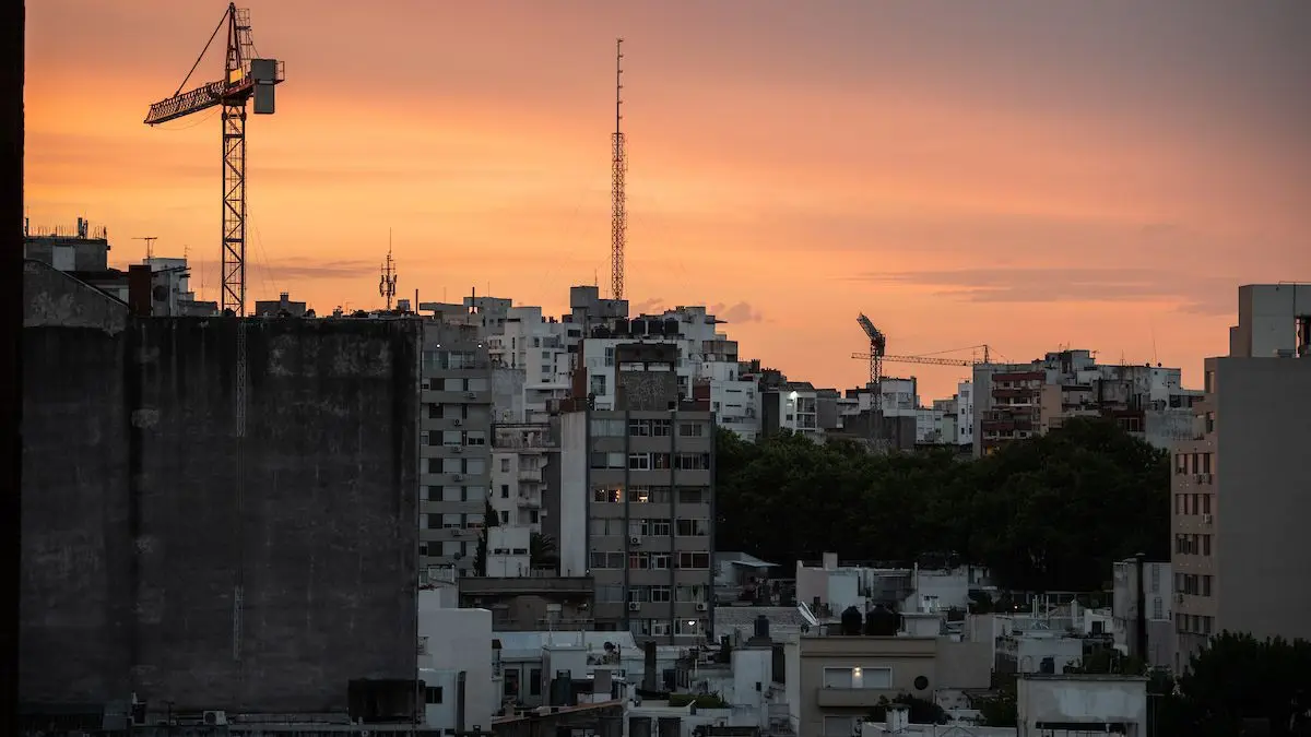 Legisladores del Frente Amplio presentarán ley para que inmuebles del Estado sin uso se destinen a fines sociales