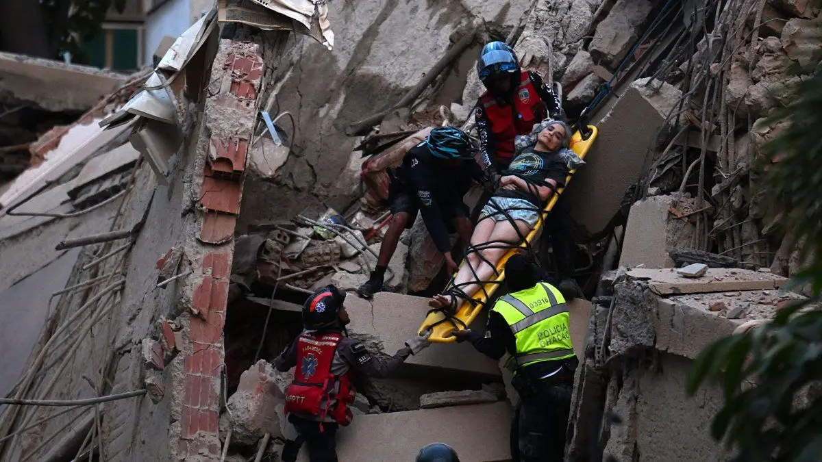 Dos fuertes terremotos sacuden Venezuela y provocan derrumbes de edificios en Caracas