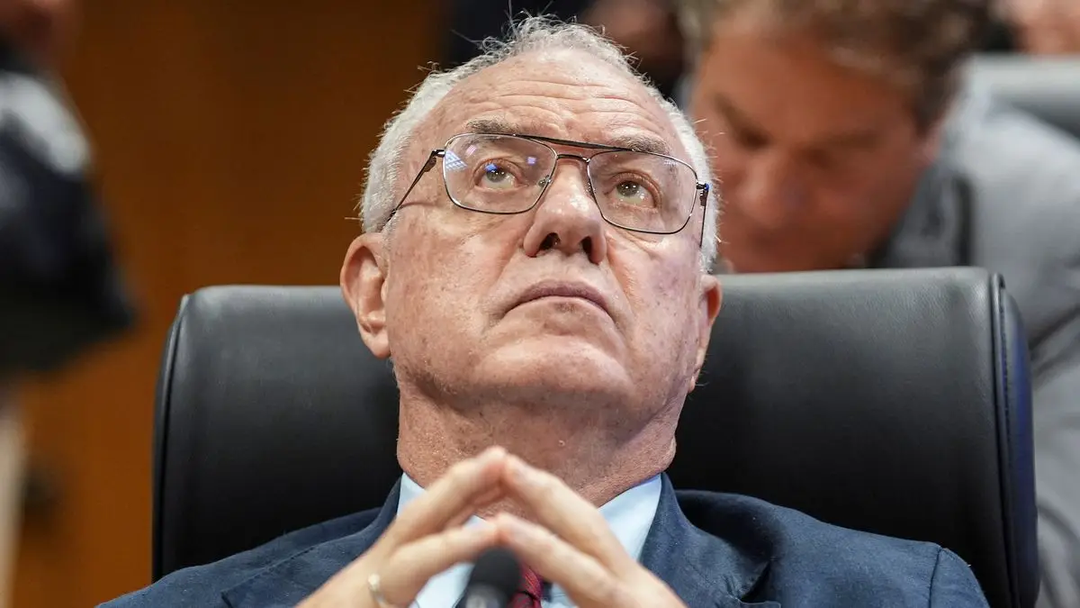 Senadores blancos reclaman explicaciones sobre viajes a Roma del canciller Mario Lubetkin