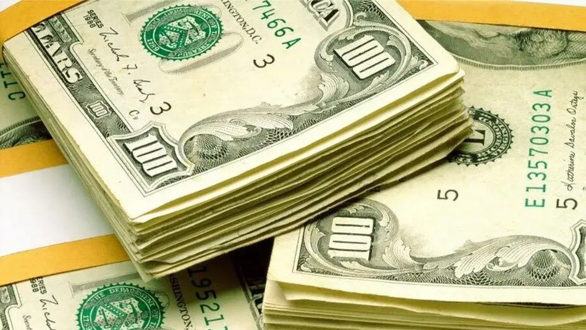 El dólar empezó julio con pequeña alza, mientras el Banco Central mantuvo tasa monetaria