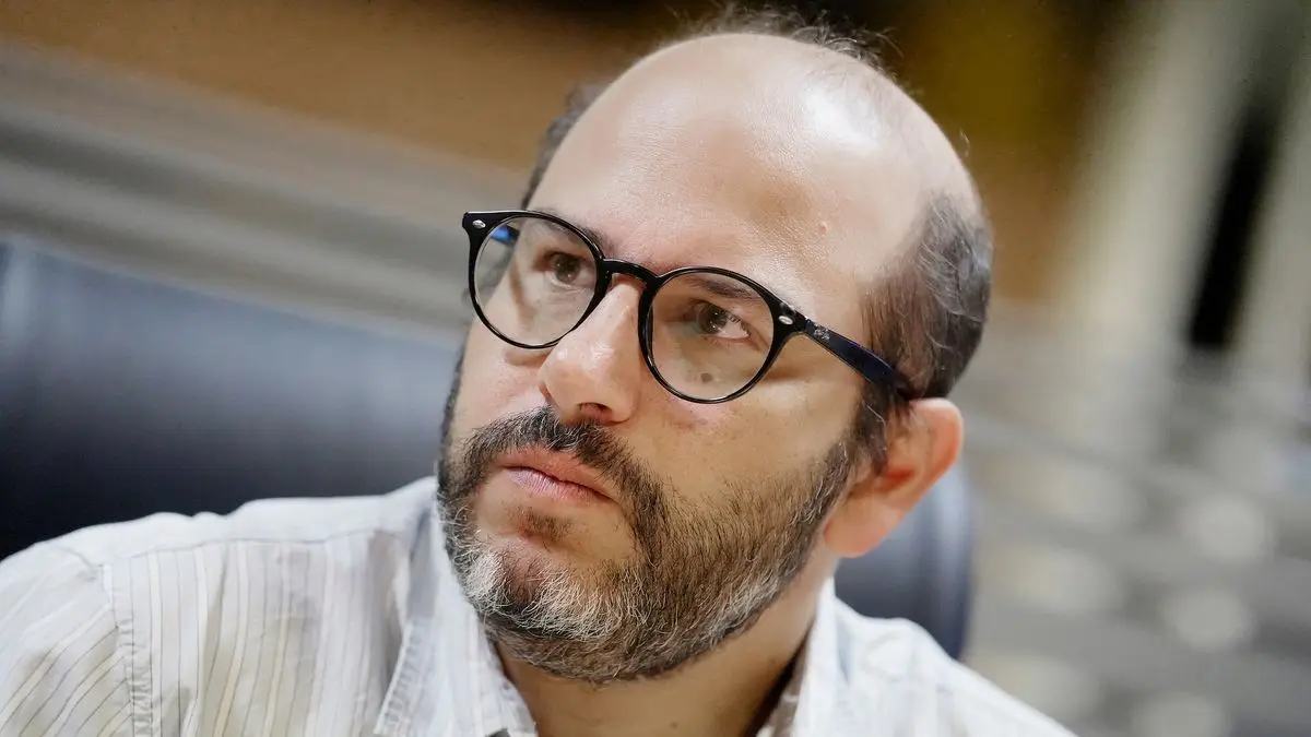“No podés abrir un frente interno” en el Frente Amplio, planteó Valdomir, sino que “tenés que cerrar filas”