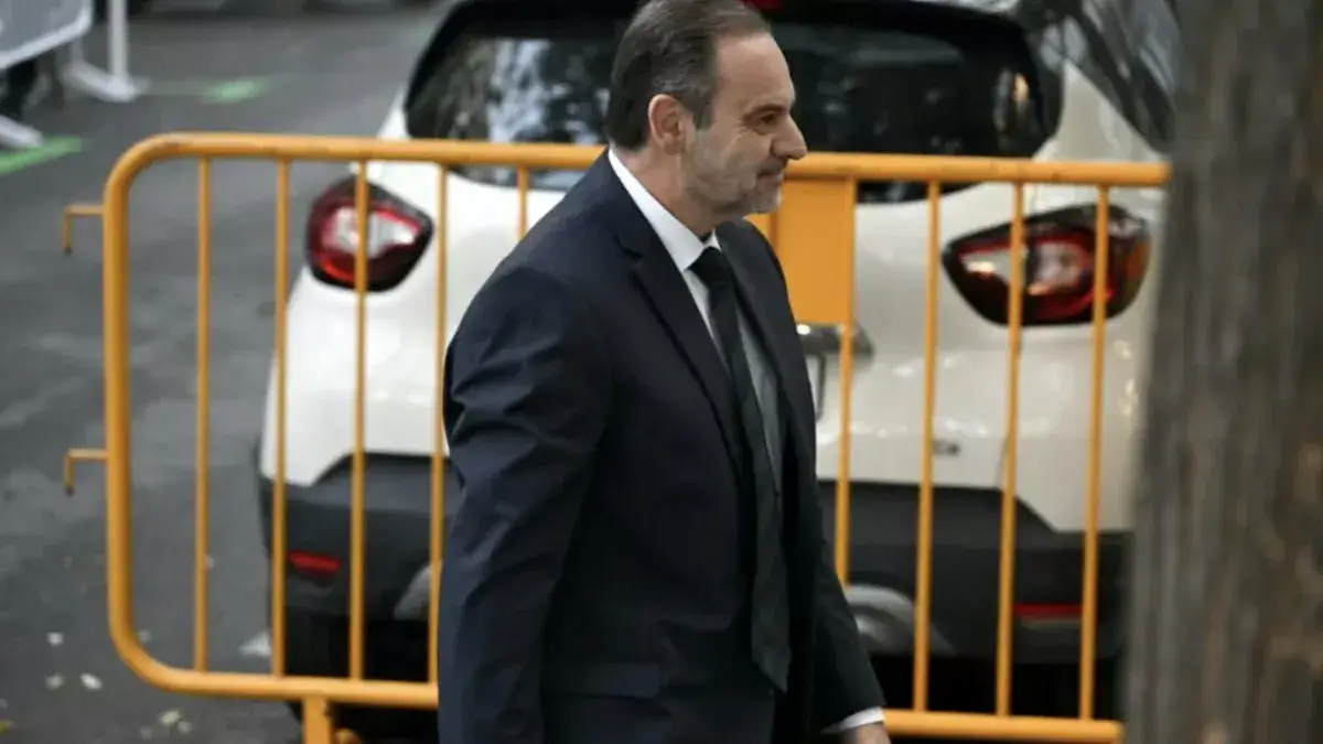 Condenan a 24 años de prisión a un exministro de Pedro Sánchez por corrupción