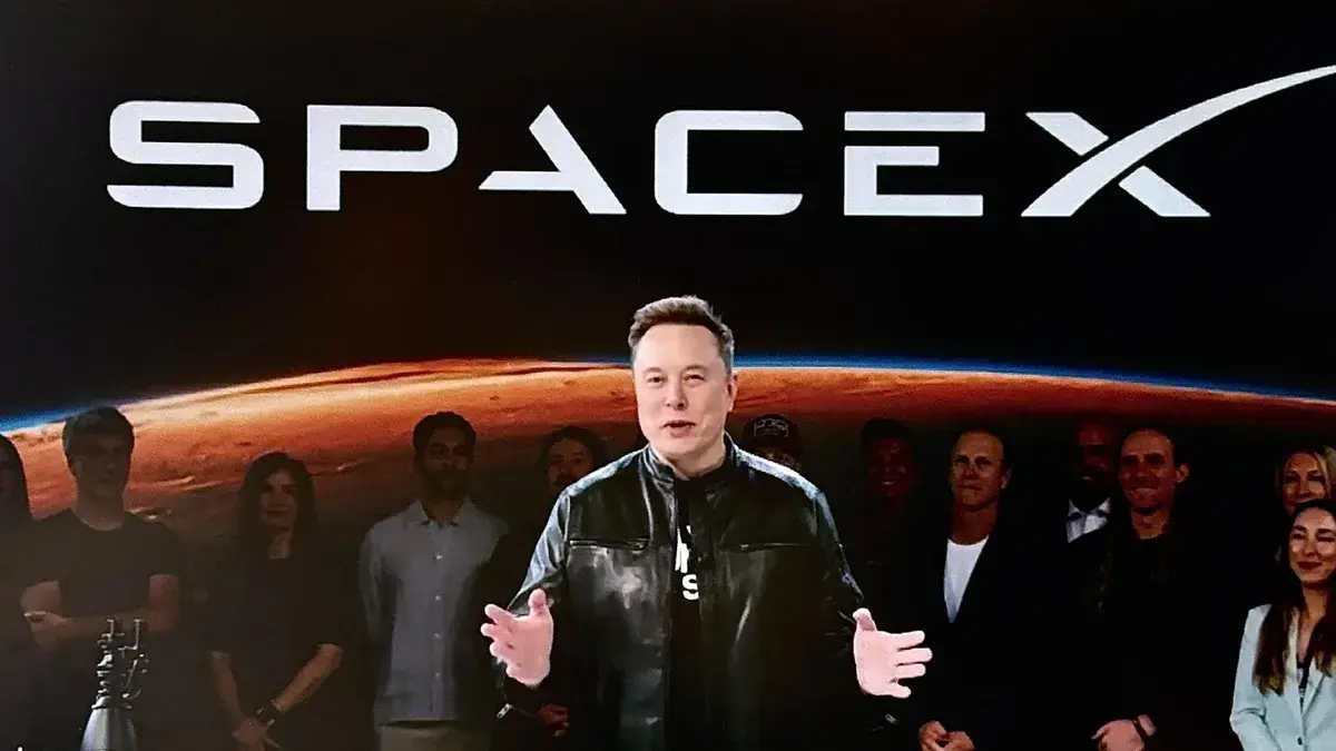 SpaceX sale a la bolsa con una valoración récord, impulsada por las promesas de la IA