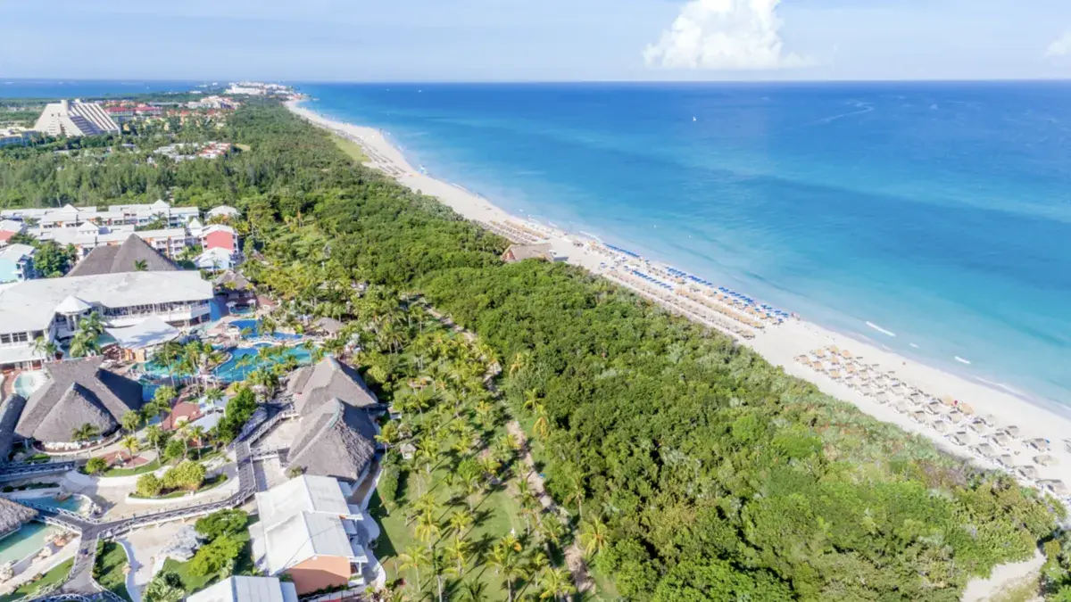 La cadena hotelera Blue Diamond abandona Cuba en medio del colapso energético y la presión de Estados Unidos