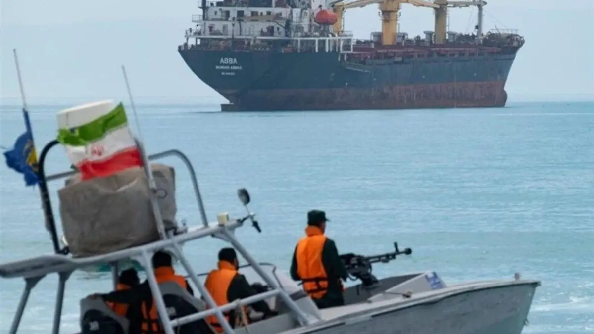 Irán advierte que Ormuz seguirá cerrado y denuncia muerte de siete militares en ataques de EEUU