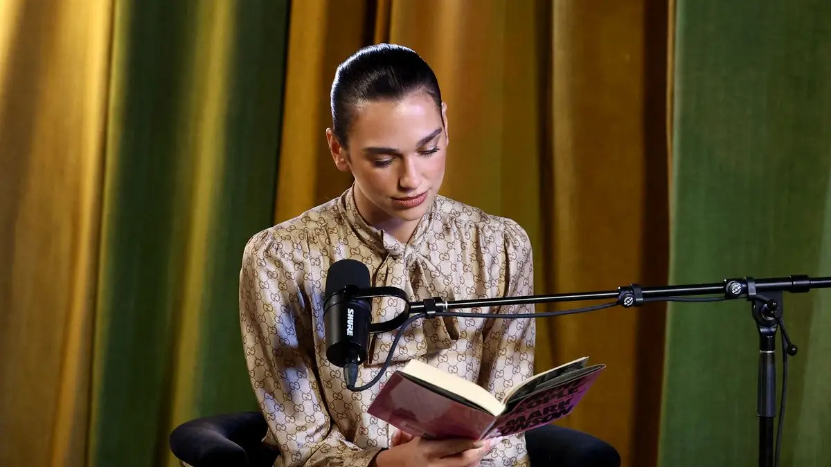 Dua Lipa abrirá en Oporto una biblioteca de libros “que desaparecerán”