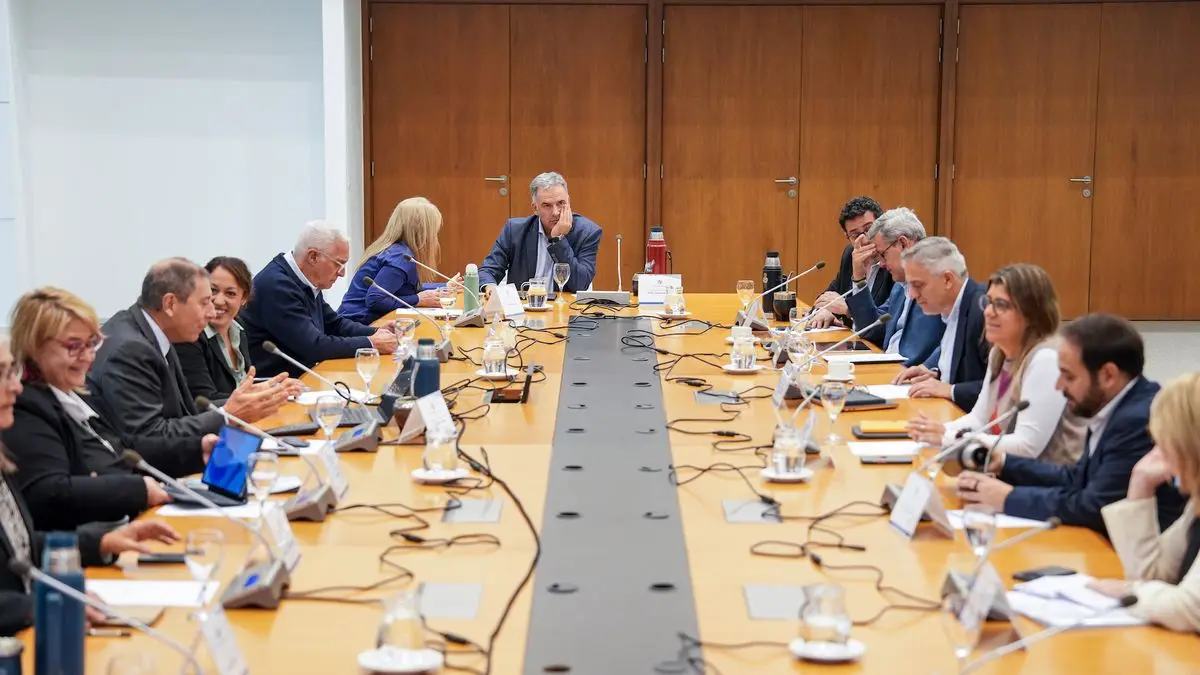 Orsi pidió a sus ministros que se comuniquen más entre ellos
