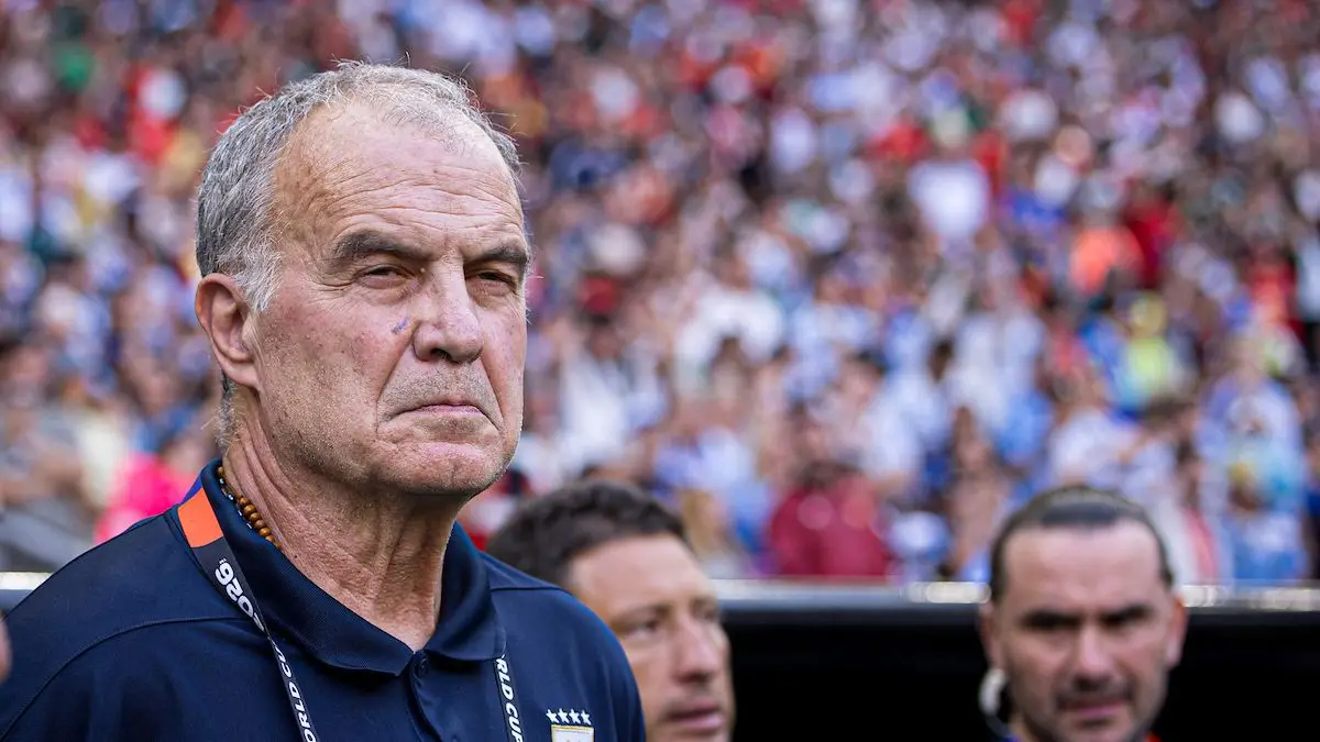 Bielsa: “La tristeza actual de todos los futboleros es el peso que me toca asumir a mí”