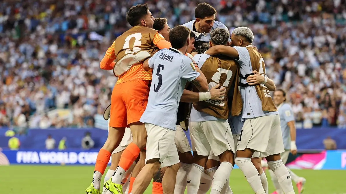 Araújo empató el partido y Uruguay sueña con el triunfo