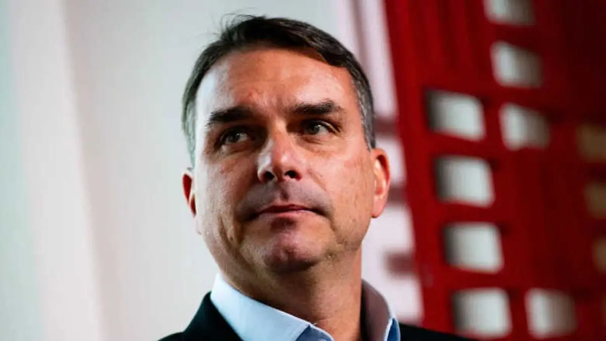 Gobierno de Brasil acusa a Flavio Bolsonaro de “traición a la patria”