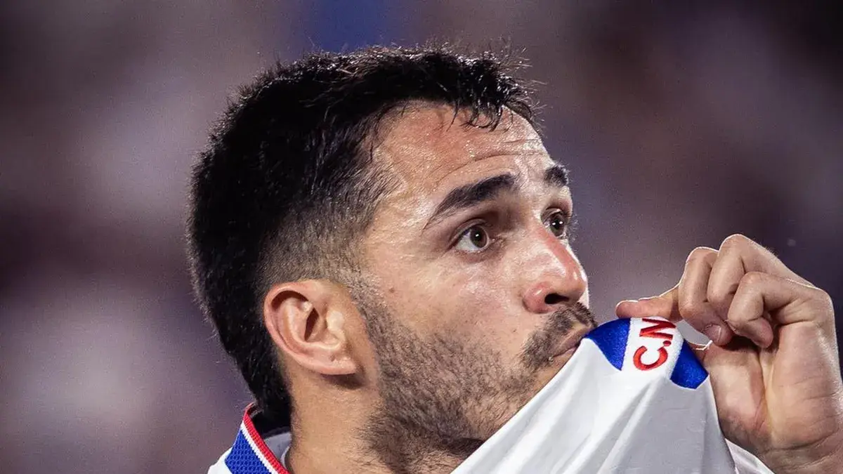 Bava arma el rompecabezas: Maxi Gómez y Carneiro con un pie afuera