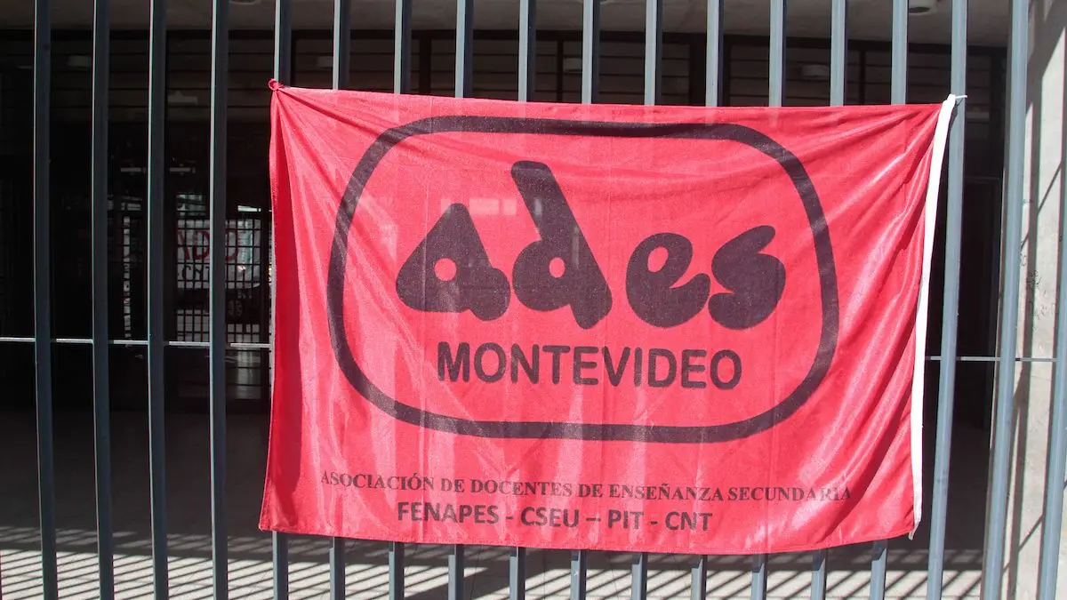 Este lunes comienzan los paros zonales en los liceos de Montevideo