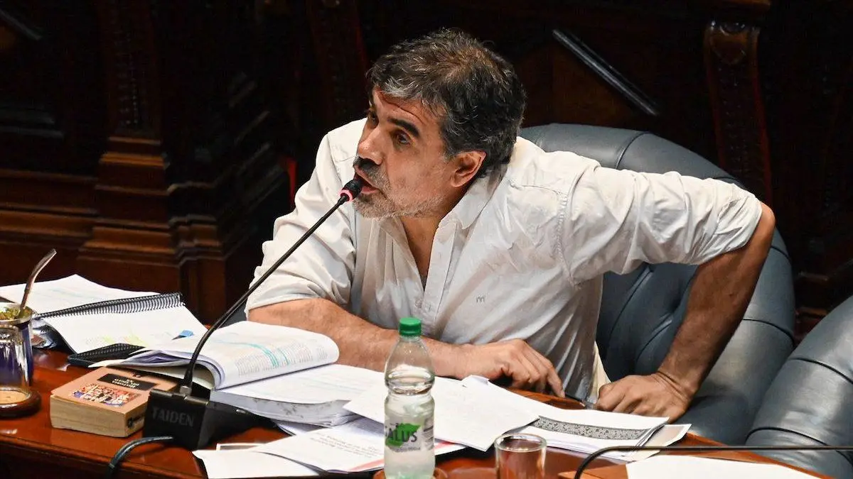 FA presentó proyecto para suspender las jubilaciones a las personas prófugas de la Justicia