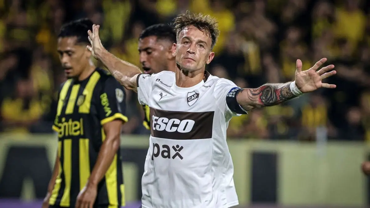 Nacional abre negociaciones por un extremo de Platense que fue figura ante Peñarol