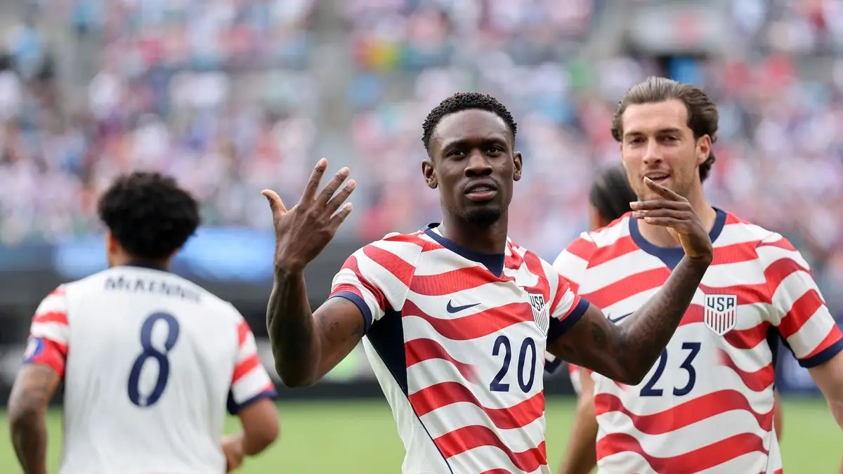 Estados Unidos derrotó a Australia y aseguró su continuidad en el Mundial