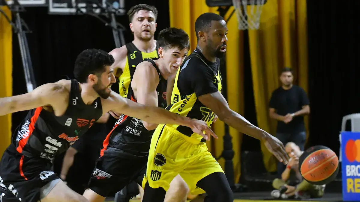 Peñarol y Aguada se enfrentan en la primera final de Liga Uruguaya de Básquetbol
