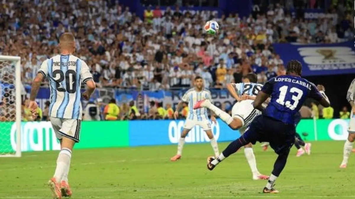 En un sufrido partido, Argentina derrota a 3-2 a Cabo Verde en en el alargue y pasa a octavos