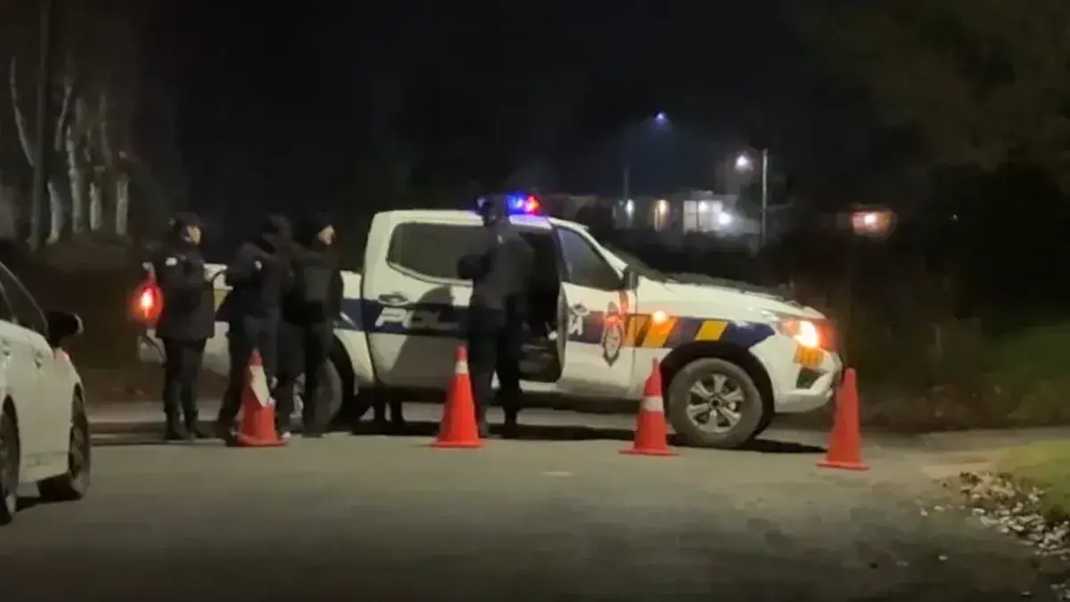 Hombre fugó de cárcel de Colonia y se atrincheró con una menor que secuestró: ya fue detenido