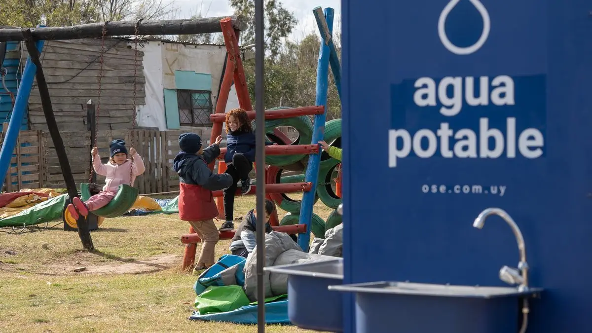 Más de 500 familias de Nuevo Comienzo accedieron a conexión eléctrica y agua potable