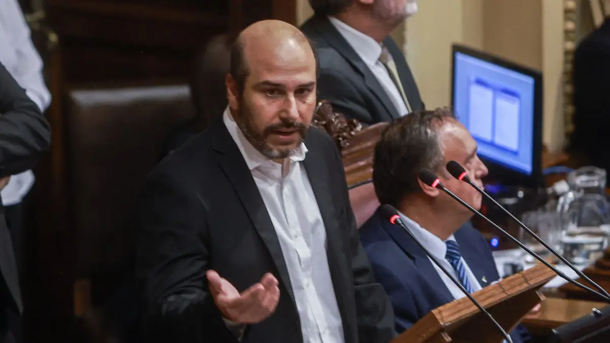 Valdomir recargado: diputado del FA “no dejó títere con cabeza”