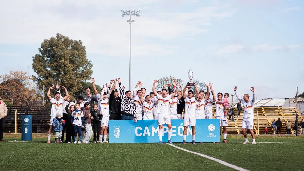 Deutscher remontó la final y se quedó con el primer trofeo de la temporada