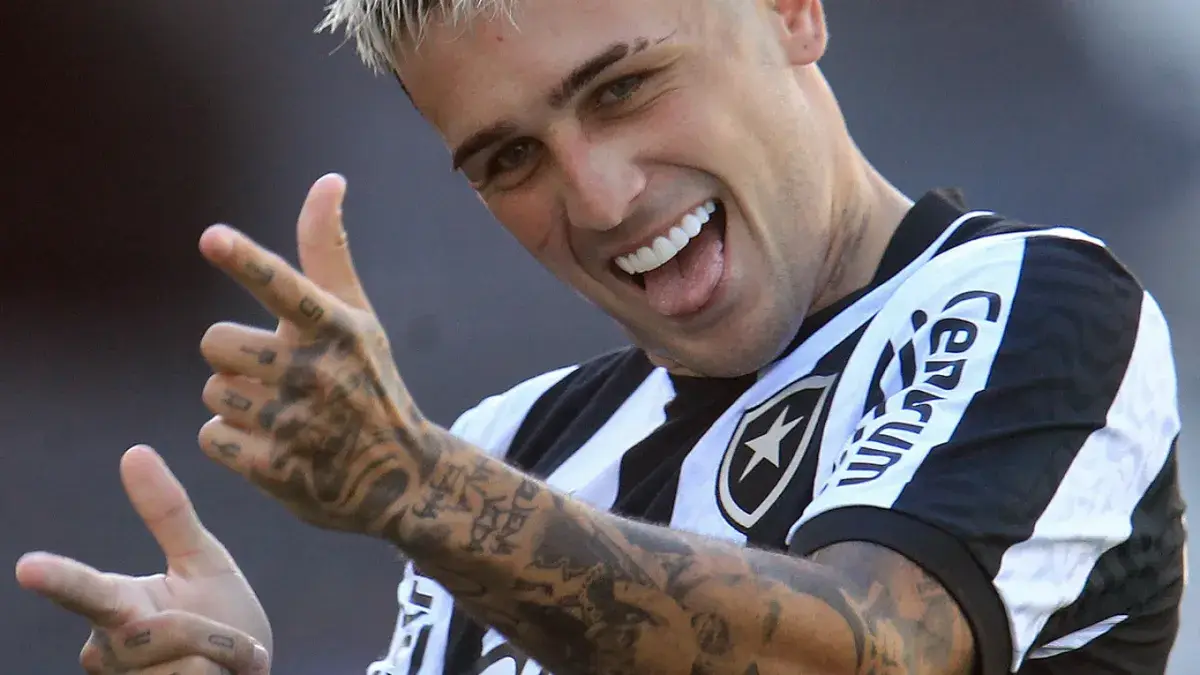 Peñarol compra ficha de Arezo, Hernández cada vez más cerca y hay contactos por Noble
