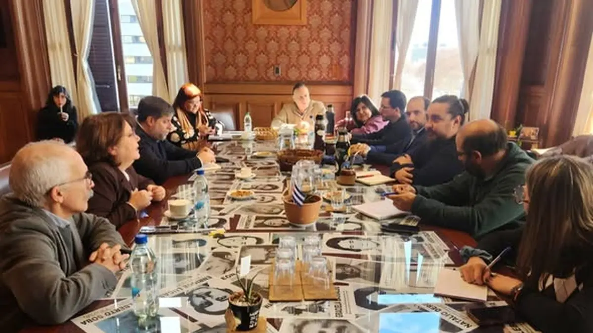 Bancadas del FA recibieron a la embajadora de Cuba en Uruguay