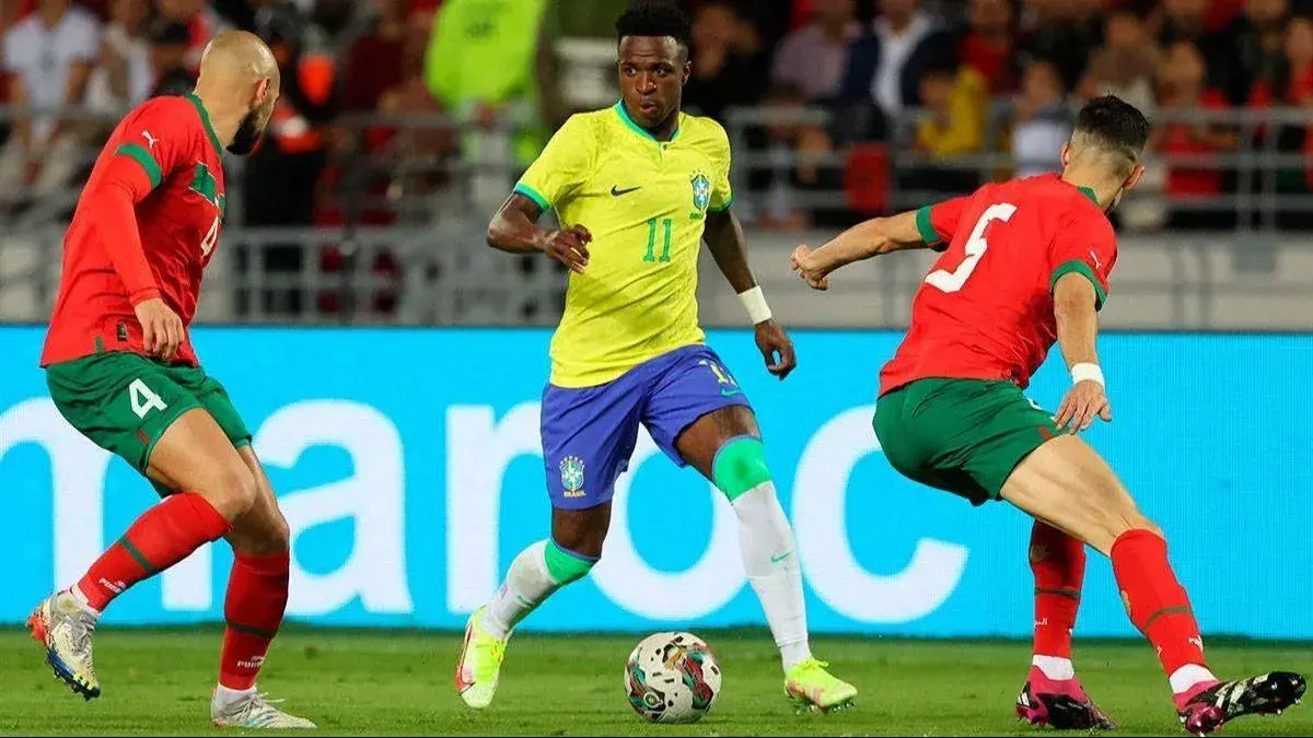 Brasil tropezó en el debut, pero Vinicius evitó una sorpresa mayor ante Marruecos
