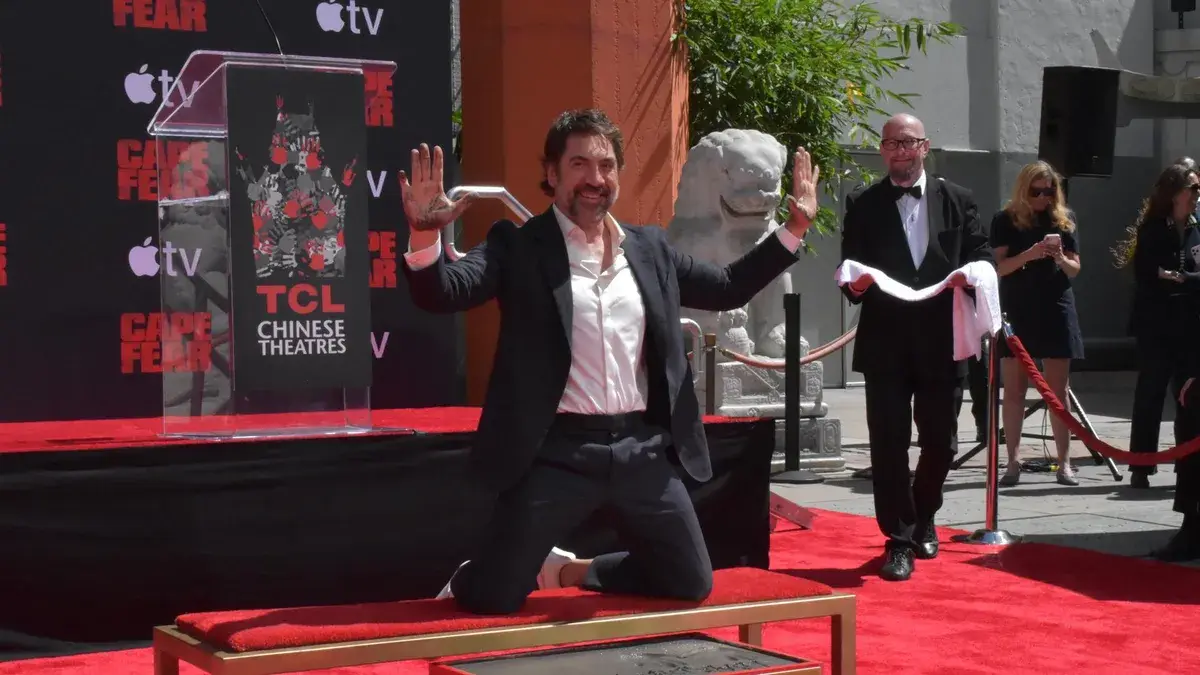 Javier Bardem, el primer español en dejar sus huellas en el Teatro Chino del Paseo de la Fama de Hollywood