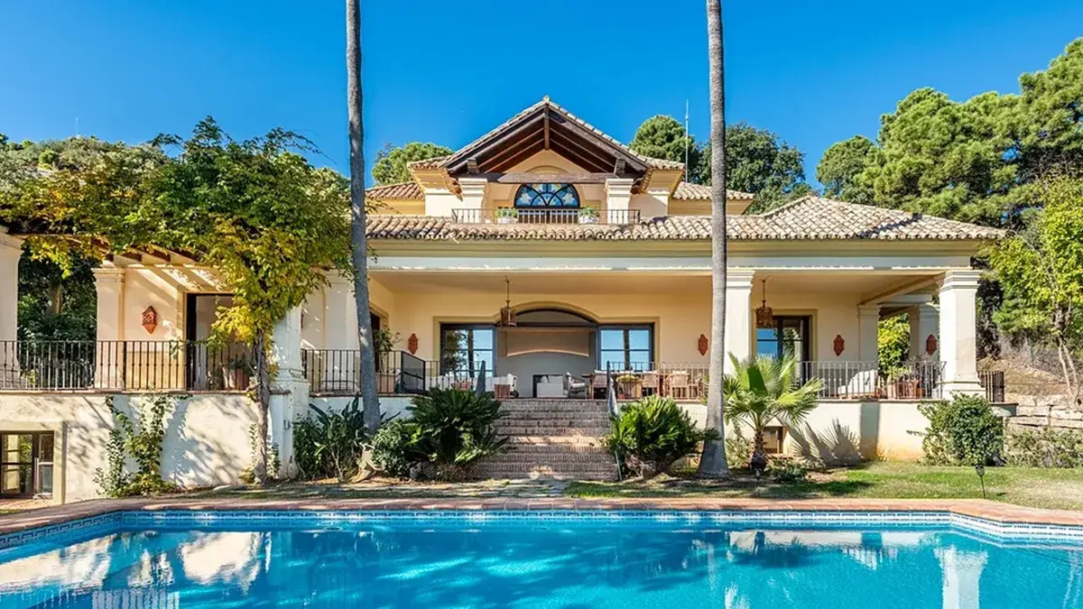 Marbella e Ibiza: las dos caras del inmobiliario español
